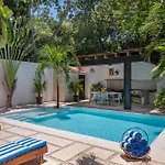 Wonderful Tropical 3br, Garden, Private Pool. *