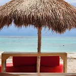 Casa De Tres Recamaras Con Alberca Compartida Con Hermosas Vistas A La Jungla Y Cerca De Todo, Ruinas, Cenotes, Laguna, Playa, Con Cochera Privada