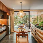 Tropical Oasis With Plunge Pool & Peaceful Garden - Mira Luna 131c Apartment