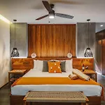 Tropical Oasis With Plunge Pool & Peaceful Garden - Mira Luna 131c Apartment *