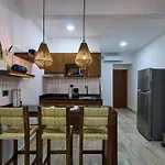 Estudio De Lujo, Pool And Gym