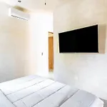 Villa Casa Cedra #4 *
