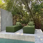 Amor Rooms