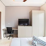 Cozy Condo Walking To The Beach