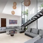 Hermosa Residencia Privada Con Piscina