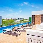 Amira Central Lighted 1 Bedroom In Aldea Zama