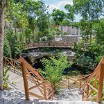 Luxury Jungle Experience Exterior Private Jacuzzi