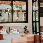 Jungle Suite With Ocean View Rooftop Pool & Gym