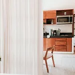 Jungle Suite With Ocean View Rooftop Pool & Gym