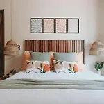 Jungle Suite With Ocean View Rooftop Pool & Gym