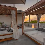 Gorgeous Swim Up Condo - Sleeps 4 - Private Cenote