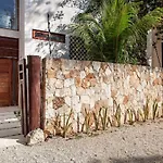 The Mayan World House Of La Veleta