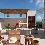 Amazing Jungle Near Town 200mb Pool Tulum