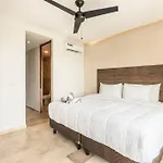 Amazing Penthouse Luxury Apartment With Concierge In Exclusive Area