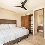 Amazing Penthouse Luxury Apartment With Concierge In Exclusive Area