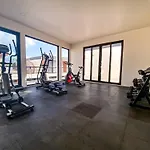 Boho Swim-Up Studio With Priv Pool, Terrace , Gym And Bar