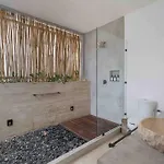 Brand New Just 5 Min To & Downtown! *