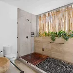 Brand New Just 5 Min To & Downtown!