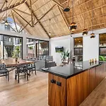 Brand New Just 5 Min To & Downtown! Apartamento Tulum