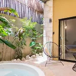 In The Heart Of - Location In Town Apartment *
