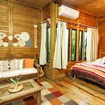 Alicat Villa *