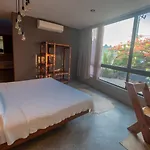 Bau