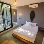 Bau Hotel