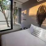 Bau Hotel