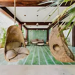 Omara 306 Luxe 2 Bdr Apartment Pooltable Great Pool