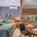 Сasa de vacaciones King With Private Balcony, Rooftop Pool, Gym