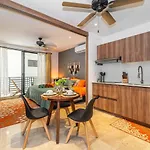 King With Private Balcony, Rooftop Pool, Gym Сasa de vacaciones *