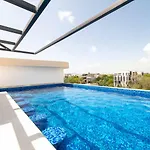 King With Private Balcony, Rooftop Pool, Gym Сasa de vacaciones