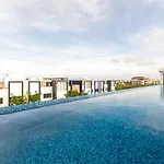 Stylish Boho Studio With Rooftop Pool