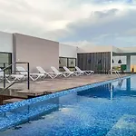 Holiday home Stylish Boho With Rooftop Pool *