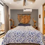 King Suite With Private Balcony, Gym And Rooftop Pool