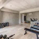 Chic Suite, Private Plunge Pool, Pool, Gym Onsite