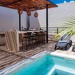 La Joya Villa *