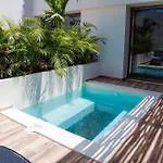 La Joya Villa
