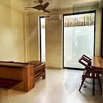 3ppl At Great Price & Location In *