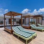 Downtown Penthouse With Private Pool, Rooftop Pool And Gym, Short Distance From Beaches, Restaurants & Nightlife