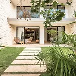 New 2 Bedroom 2 Badrooms Pool Front Concierge