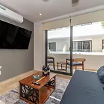 2 Bd With Private Balcony, Rooftop Pool, Gym Сasa de vacaciones *