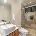 2 Bd With Private Balcony, Rooftop Pool, Gym Сasa de vacaciones
