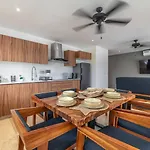 Сasa de vacaciones 2 Bd With Private Balcony, Rooftop Pool, Gym Tulum
