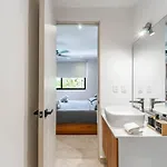 2 Bd With Private Balcony, Rooftop Pool, Gym