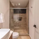 Сasa de vacaciones 2 Bd With Private Balcony, Rooftop Pool, Gym *