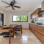 2 Bd With Private Balcony, Rooftop Pool, Gym Сasa de vacaciones *