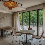 Stylish Ph With Private Pool-gym-superstore *