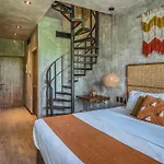 Stylish Ph With Private Pool-gym-superstore *