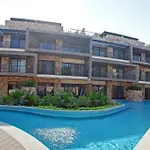 Paramar Beautiful 3 Bdr Ph Pvt Pool And Terrace